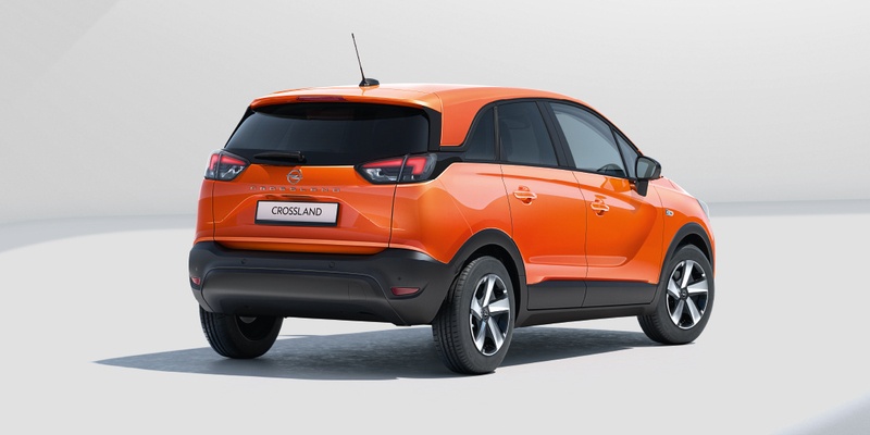 narancssárga opel crossland hátulról